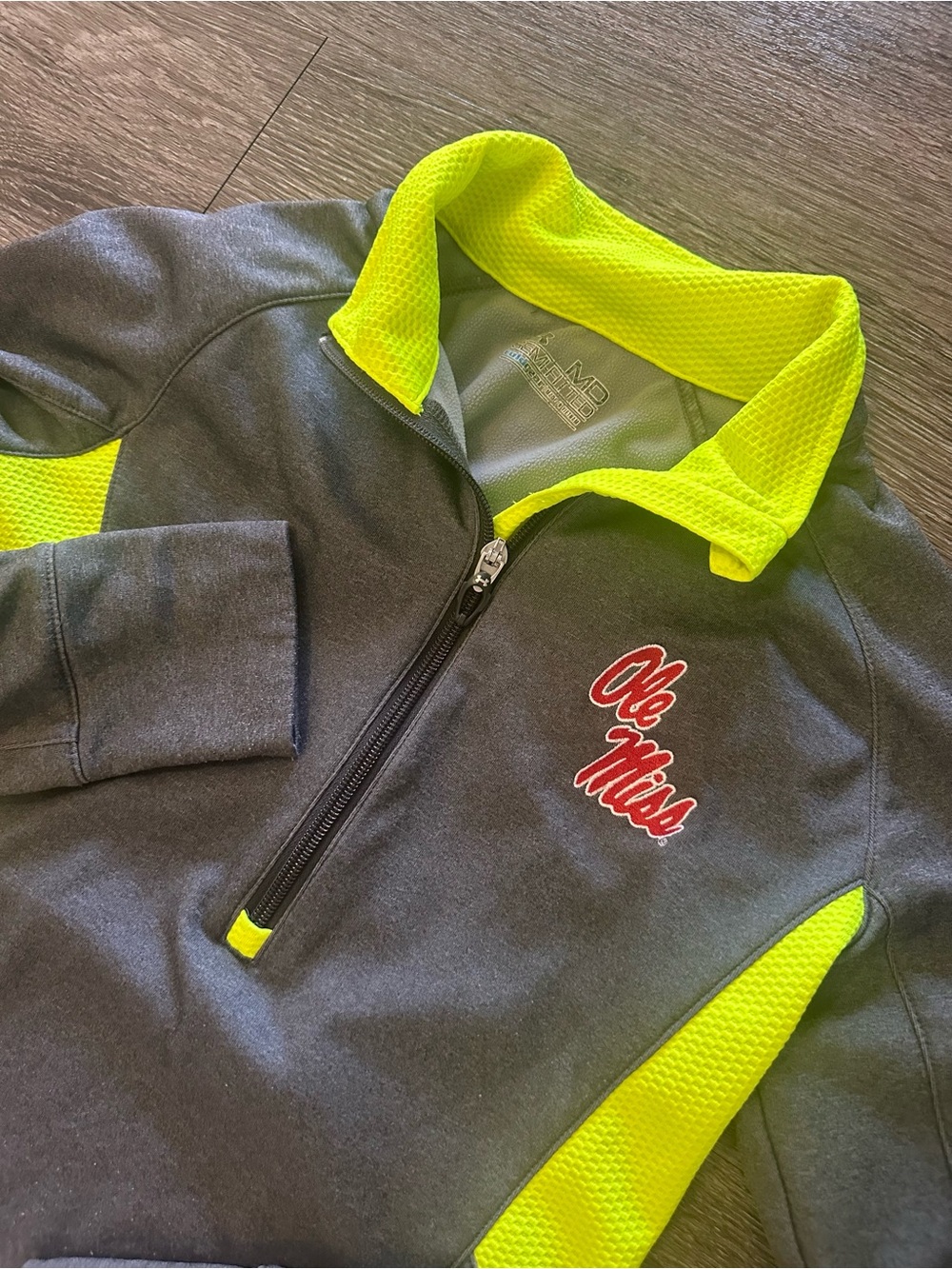 Under Armour Women’s Ole Miss Semi-Fitted ColdGear 1/4 Zip Polyester Gray/Yellow